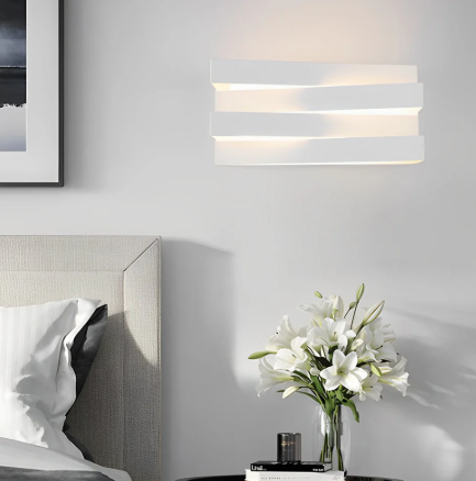 Amangazini modern zigzag wall light with a sleek design, perfect for contemporary home decor